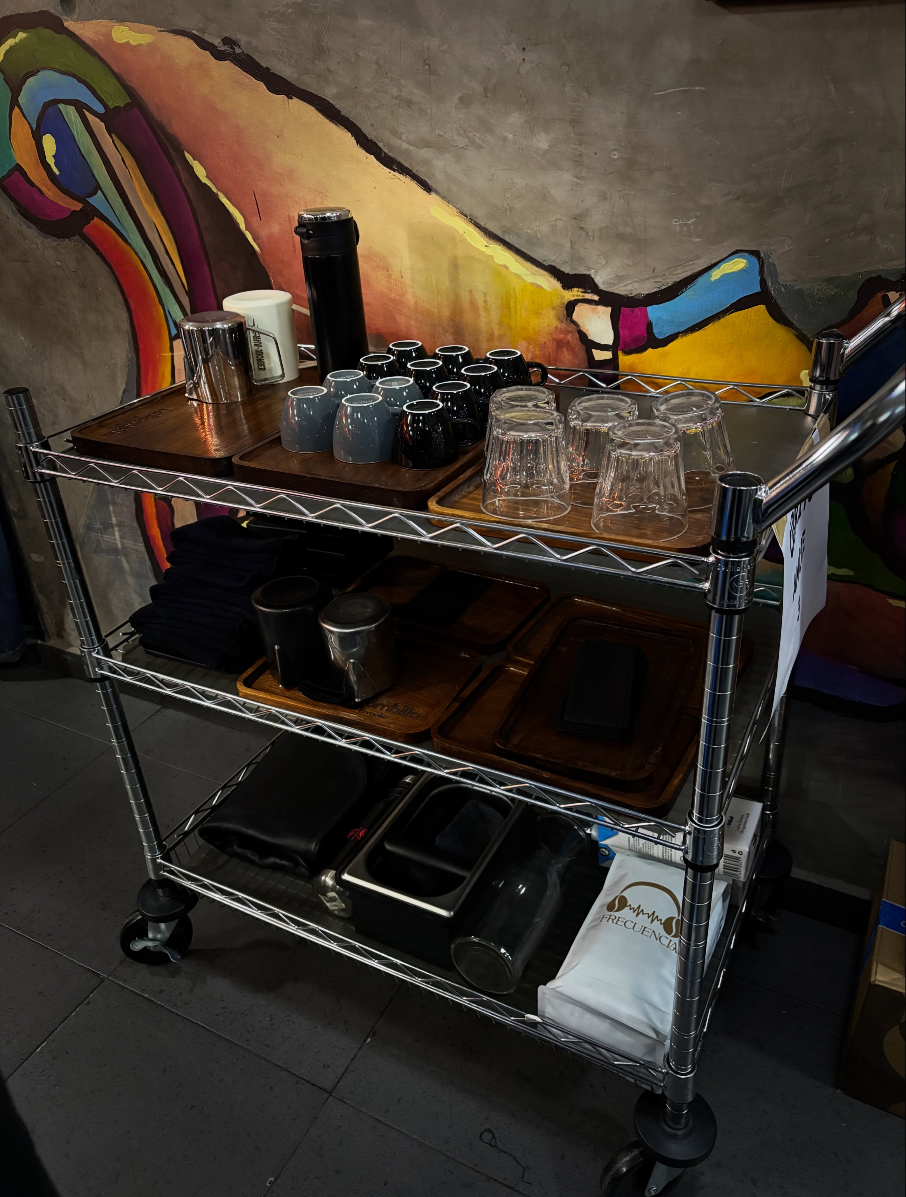 Barra de preparación con bolsas de café Frecuencia