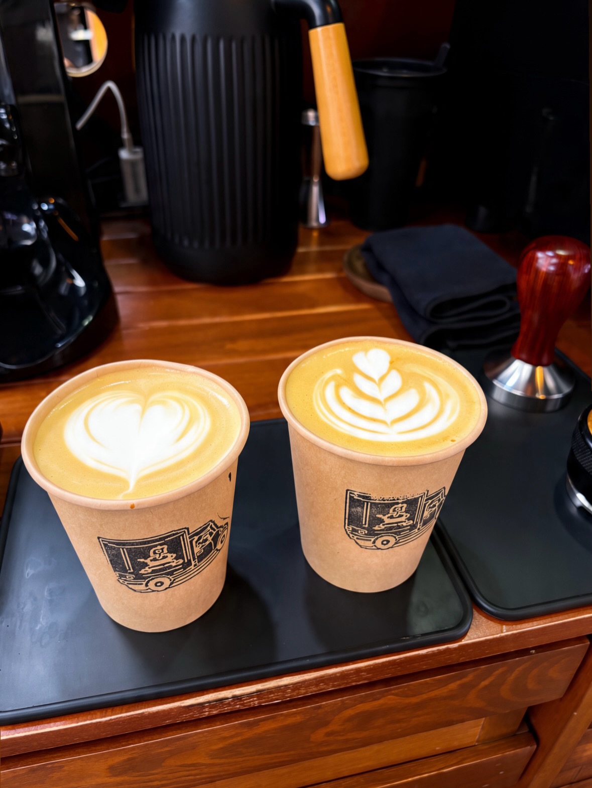 Bebidas de café preparadas en La Bombilla Errante
